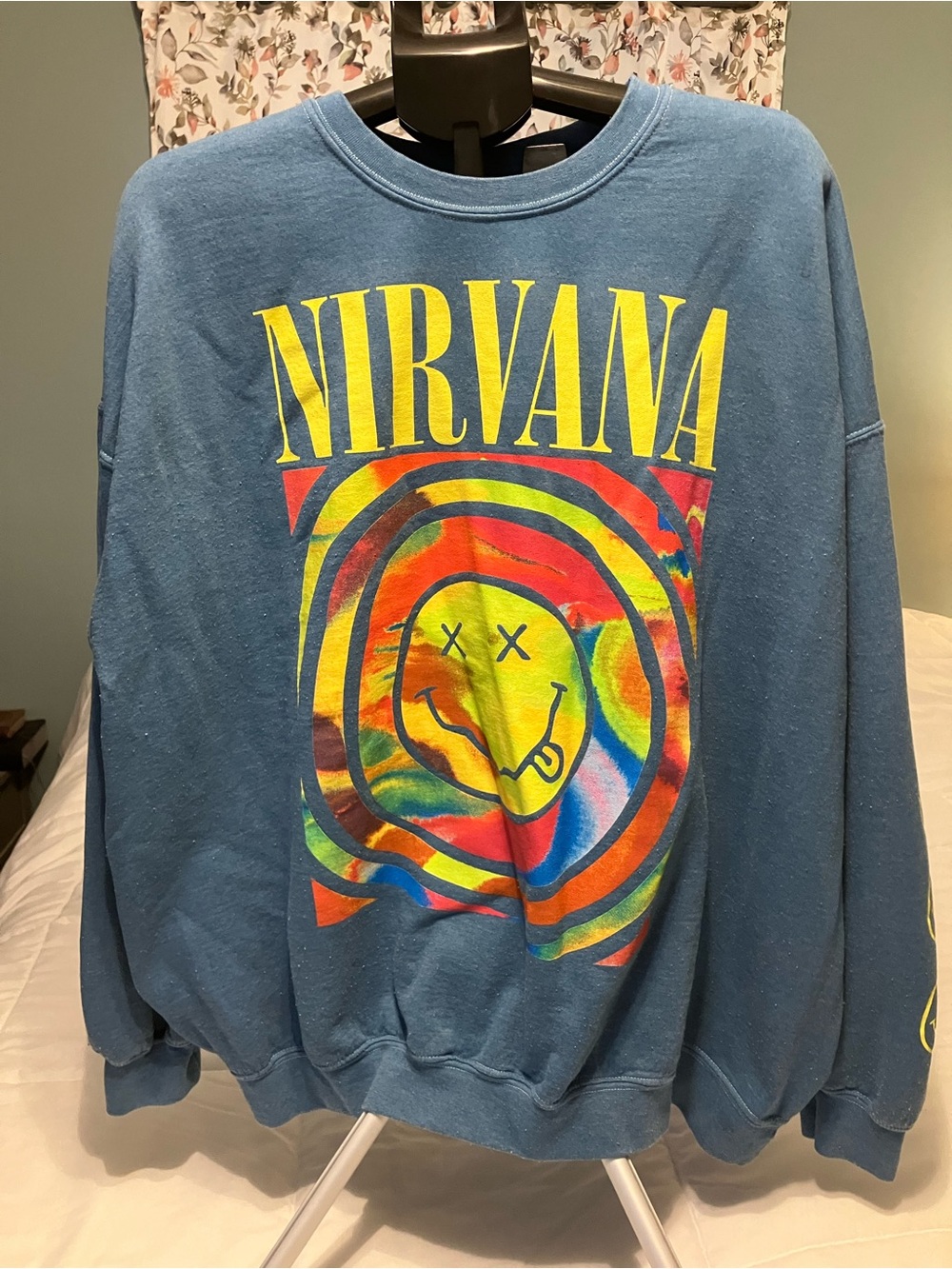 Nirvana Blue Rainbow Smiley Face Oversized Sweatshirt L/XL